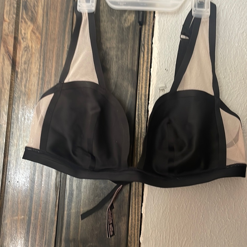 Victoria’s Secret bra lg